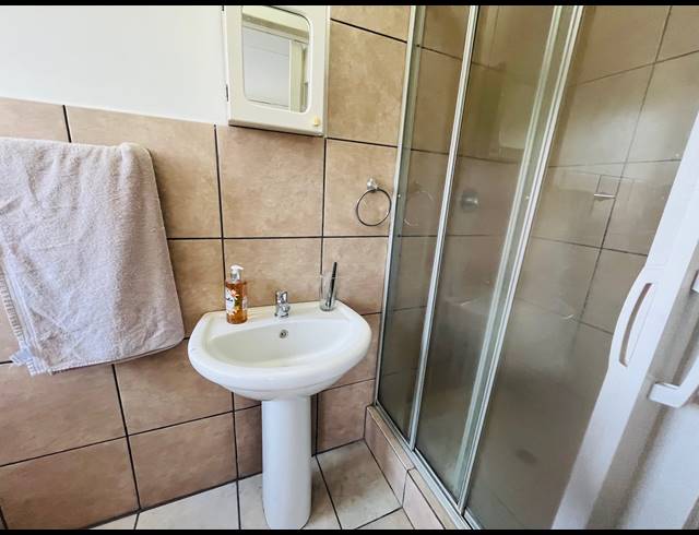 1 BEDROOM APARTMENT TO LET IN SONHEUWEL